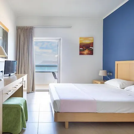Elena Otel Kíssamos