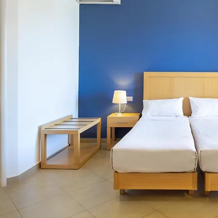 Hotell Elena 3*