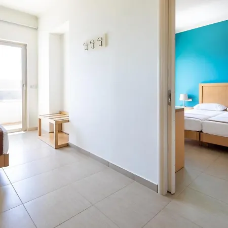 Hotel Elena 3*